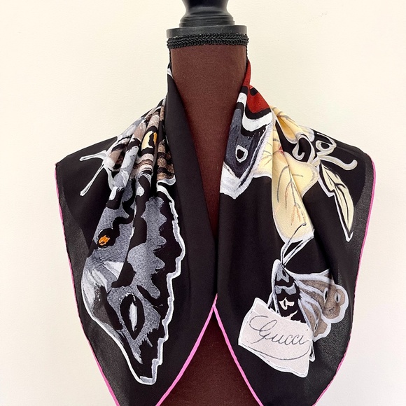 New Gucci Scarf Logo Kris Knight Butterfly Flora Black Silk Wrap Gucci Gift Box